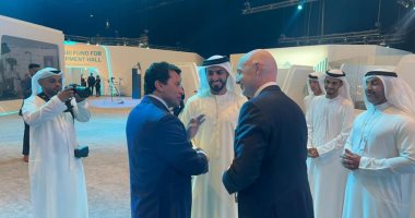 وزير الرياضة يلتقى "جياني إنفانتينو" رئيس الفيفا على هامش قمة الحكومات بدبي