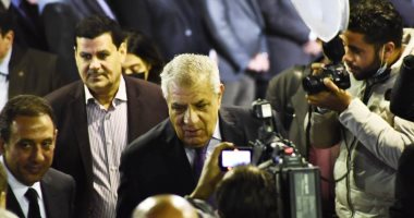 إبراهيم محلب وأشرف زكى يشاركان فى عزاء الراحل رجائى عطية.. صور
