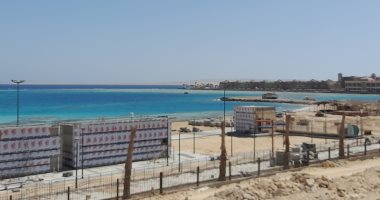 يتم افتتاحه في الصيف.. شاهد أعمال تطوير أكبر شاطئ عام بالغردقة.. لايف وصور