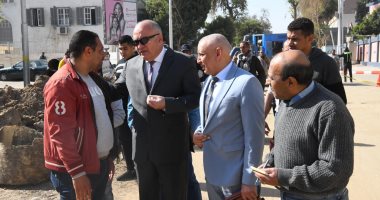 محافظ قنا يجرى جولة ميدانية لمتابعة إحلال وتجديد شبكات المياه والصرف بالمنشية