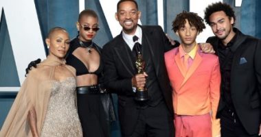 بعد صفعه كريس روك.. ويل سميث مع زوجته وأبنائه فى Oscar after party "صور"