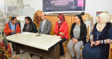ورشة عمل عن "تقنيات الطبعة الفنية لطلاب قسم الجرافيك" بجامعة أسيوط