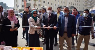 معرض للمنتجات مخفضة الأسعار للطلاب والعاملين بجامعة بنى سويف.. لايف