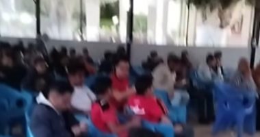 توافد الجماهير على شاشات العرض بنادى المنيا استعدادا لمباراة مصر والسنغال