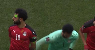 شاهد كيف استفزت جماهير السنغال محمد صلاح قبل بداية مباراة الحسم