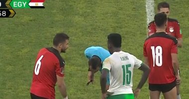 إصابة قوية لحمدى فتحى أمام السنغال ومحمود علاء البديل.. فيديو