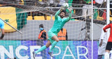 محمد الشناوى "أسد الفراعنة" رغم ضياع حلم التأهل لكأس العالم.. صور