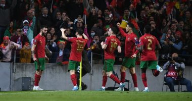 البرتغال تتقدم على مقدونيا الشمالية بثنائية وتقترب من المونديال.. فيديو