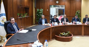 وزير البترول يبحث مع أكبر شركة تعدين بجنوب أفريقيا رغبتها فى الاستثمار بمصر