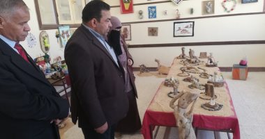 وكيل تعليم الوادى الجديد يتفقد معرض تدوير المخلفات بـ"الفرافرة التعليمية"