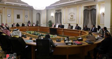 رئيس الوزراء خلال لقاء عضو مجلس الوزراء السعودى: حريصون على تعميق التعاون مع السعودية.. الفترة المقبلة تشهد إجراءات سريعة لجذب استثمارات بـ10 مليارات دولار بالتعاون بين صندوق مصر السيادى والاستثمارات السعودى