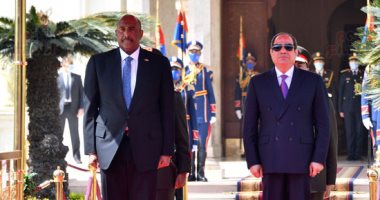 بيان مصرى سودانى مشترك عقب مباحثات الرئيس السيسى والبرهان: القاهرة تعلن استمرار إرسـال المساعدات والـدعم اللوجستى للخرطوم.. توافق على خروج المرتزقة من ليبيا.. والجانبان يؤكدان: المياه مسألة أمن قومى لشعبينا