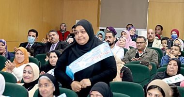 محافظ بني سويف يستشهد بقصة "أم بلال" دليلا على عظمة وصلابة المرأة المصرية