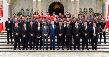 رئيس تونس يستقبل منتخب نسور قرطاج بعد التأهل لكأس العالم.. صور