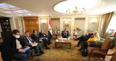 وزير التعليم العالى يستقبل وفد الجراحين الملكية ويناقش إنشاء فرع لها بالعاصمة الإدارية