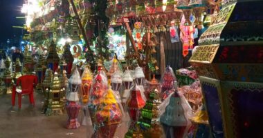 رمضان جانا.. "هيثم" يصور احتفالات حوارى مصر القديمة بالشهر الكريم