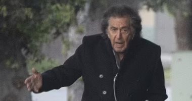 آل باتشينو فى شوارع بيفرلى هيلز قبل أيام من احتفاله بعيد ميلاده الـ 82