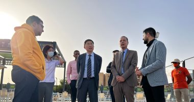 سفير سنغافورة وحرمه يزوران سيتى كلوب أسوان ويصفانه بالتحفة المعمارية.. صور