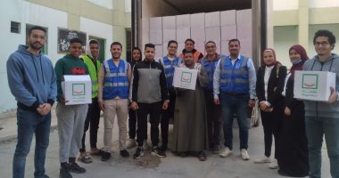 توزيع مواد غذائية على الأسر الأولى بالرعاية بالإسماعيلية ضمن "حياة كريمة" ..صور