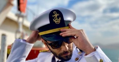 كريم قاسم بزى قبطان فى كواليس تصوير مسلسل "يوتيرن "