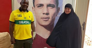 موسيماني وجهاز الأهلي فى زيارة لوالدة الراحل محمد عبد الوهاب .. صور