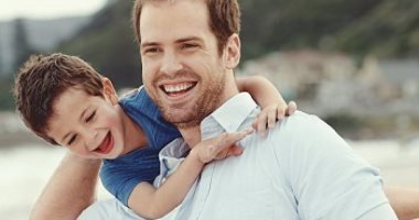 5 خطوات بسيطة لتصبح أفضل صديق لطفلك.. "احكي له تفاصيل يومك"