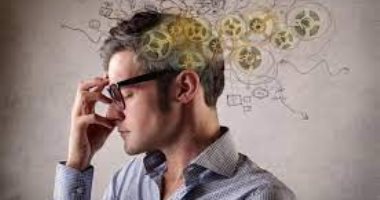 6 علامات فى لغة الجسد تكشف أن الشخص مضغوط نفسيًا.. "صوت تنفسه علامة"