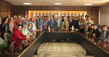 "فنون جميلة" بأسيوط تفوز بالمركز الأول ملابس والثالث ديكور فى مهرجان الإبداع المسرحى