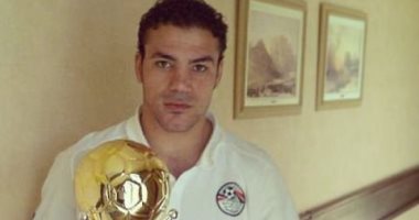 كاف يهنئ عمرو زكى: عيد ميلاد سعيد لأسطورة هجوم مصر وبطل أمم إفريقيا مرتين