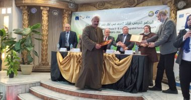 الرى تنظم حملة للتواصل والتوعية بمشروعات الصرف الزراعى بوسط الدلتا.. صور