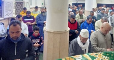 استمع للتلاوة والترتيل فى أول صلاة تراويح فى رمضان بكفر الشيخ.. فيديو وصور