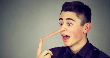 كذبة أبريل.. أشهر 5 كذبات فى العالم إحداها أدت لاستقالة رئيس
