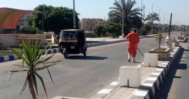 الوحدات المحلية بأسوان تواصل حملات النظافة ورفع الإشغالات.. صور