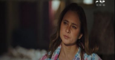فاتن أمل حربى الحلقة 1.. شريف سلامة يقذف نيللى كريم بالشاكوش