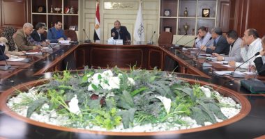 سكرتير عام بنى سويف يبحث آليات تفعيل مبادرة التخطيط لتطبيق الدليل الإرشادى
