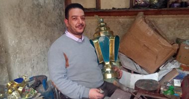 من فات قديمه تاه.. عم مكي بيعمل أحلى فوانيس "صاج" فى كفر الشيخ "فيديو"