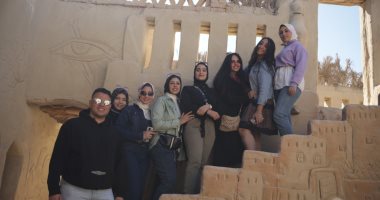 "ع الوادي الجديد" مشروع تخرج بكلية الإعلام للتعريف بالسياحة الداخلية