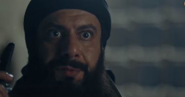 مسلسل العائدون الحلقة 2..أمير كرارة يصمم على انقاذ فراج من قلب داعش