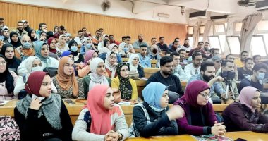 جامعة حلوان تنظم ندوة لتعريف الطلاب بدورات معهد وزارة التجارة بتخفيض 50%