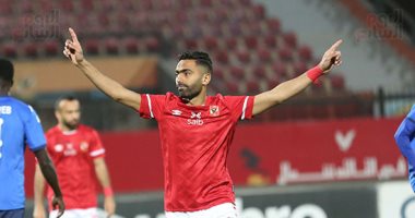 كواليس غرفة الملابس.. الشحات يكشف خبايا أزمته مع مصطفى محمد بعد نهائى القرن