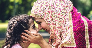 أخلاقنا الجميلة.. إزاى تعلم طفلك يحافظ على كلمته؟.. ابدأ بنفسك