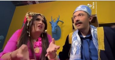 شاهد ياسمين عبد العزيز وكريم محمود عبد العزيز فى فيديو طريف على تيك توك