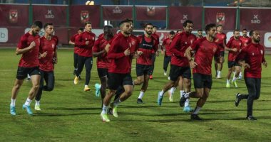 موسيماني يعقد محاضرة أخيرة مع لاعبي الأهلي قبل التوجه لملعب مباراة وفاق سطيف