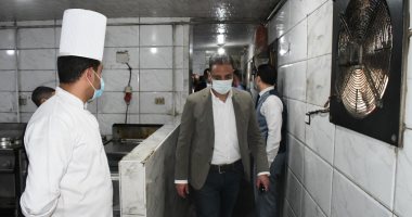 محافظ الفيوم يوجه بغلق وتشميع مطعم بعد ضبط لحوم ودواجن منتهية الصلاحية
