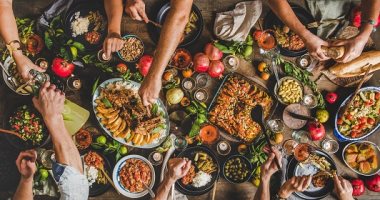 4 أفكار ذكية للتعامل مع بواقى أكل العزومات.. تقسيمه لوجبات أبرزها