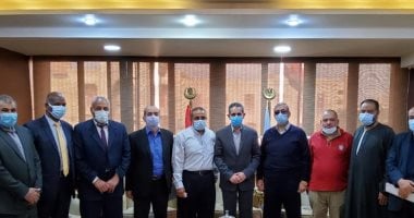 محافظ الغربية يجتمع بكبار تجار الخضر والفاكهة لمناقشة ضبط الأسعار