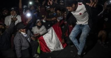 العالم هذا الصباح.. فرض حظر تجول في البيرو بعد تظاهرات احتجاجا على ارتفاع سعر الوقود.. لبنان: مفاوضات إيجابية مع البنك الدولي لوضع برنامج متكامل للأمن الغذائي.. المحطة الدولية تظهر رائدين يسيران فى الفضاء