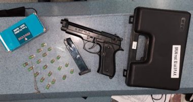 جمارك مطار القاهرة تحبط محاولة تهريب طبنجة وعدد من الطلقات