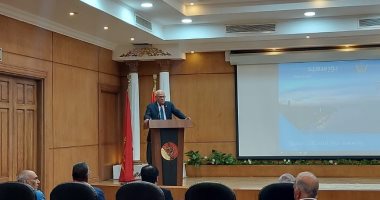 محافظ بورسعيد يستعرض مقترح الهيكل التنظيمى للوحدة المتكاملة بسهل الطينة