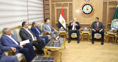 وزير الزراعة بالدقهلية: صلاحيات كبيرة للمحافظين لتسيير عملية توريد القمح